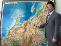 0212 加藤室長さん写真①